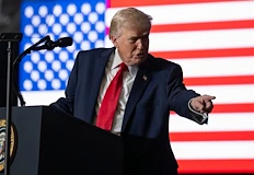 Президентът на САЩ прогнозира фалит на Куба и затяга контрола