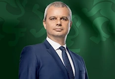 Лидерът на Възраждане сравни ангажиментите на Росен Желязков в Париж