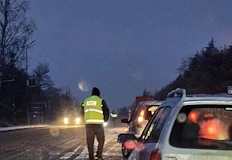 Няма пострадали при инцидента но движението по Е 79 остава