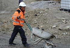 Контролните органи отчитат ръст при наемането на непълнолетни и спрените