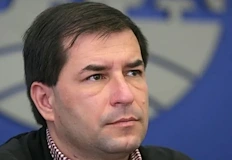 Експертът цитира скандални разкрития за финансиране на изборни фалшификации от