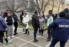 Полицията раздели враждуващите страни с кордон има задържани участнициДве ромски