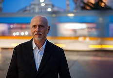 Компанията работи единствено на свободния пазар и няма договори с