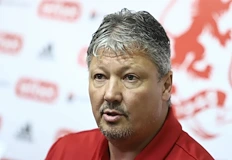 Легендата на българския футбол ще продължи лечението си на родна