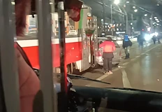 Движението по булевард Възкресение е блокирано екипи на Спешна помощ