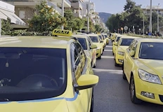 Такситата блокираха гръцката столица с ултиматум за електромобилитеТаксиметровият транспорт в