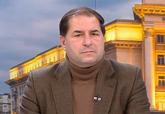 Юристът защити подписа в Давос въпреки бойкота на Париж и