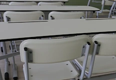 Десетокласници се разминаха на косъм с инцидента в класна стая