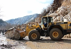 Проходът Превала остава затворен за камиони голямо срутище затапи пътя