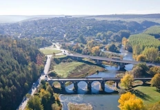 Администрацията въвежда парични стимули за участие за да гарантира спазването