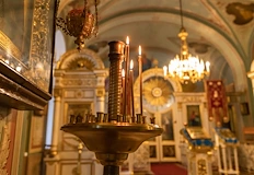 Тържествени литургии припомнят моралната победа на великия вселенски учителНа 27