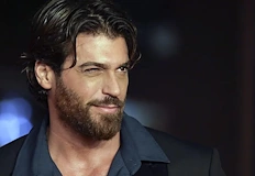 Звездата бе освободен експресно след разпит докато журналисти и продуценти