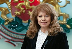 Бившият вицепрезидент довършва мандата на Румен Радев с богат политически