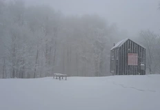 Температурите са до минус 8 градуса но усещането е за