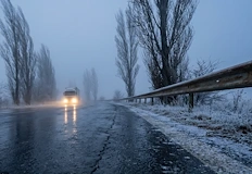 АПИ предупреждава за частични заледявания и компрометиран мост в областта