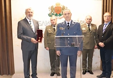 Отличиха областния управител на Русе за ремонти на военни паметнициОбластният