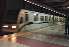 Движението на влакове беше временно преустановено пътникът е невредимИнцидент блокира