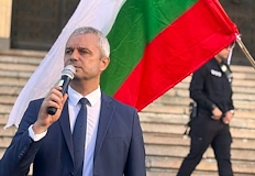 Лидерът на Възраждане пита къде е военната помощ за Венецуела В