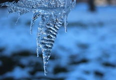 Дъжд и сняг идват от сряда нататъкЛеден североизточен вятър и