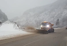 Ограничения за камиони сковаха Превала и Троянски свлачище затвори лента