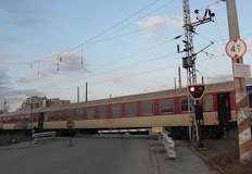 Няма ранени при тежкия удар локомотивът е с материални щетиВлак