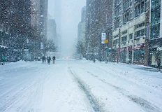 Хиляди полети ще бъдат отменени очакват се разрушителен лед и