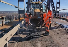 Трафикът в Русе е парализиран след решение на областната управаДвижението