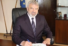 Държавата затяга контрола върху цените и обмяната на валута в