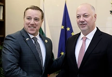 Премиерът в оставка обсъди енергетика и сигурност с конгресмена Пат