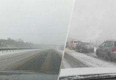 Рязък спад на температурите превърна магистралата в ледена пързалкаВнезапен студен