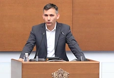 Депутатът от ПП ДБ атакува лицемерието на бившите си партньори