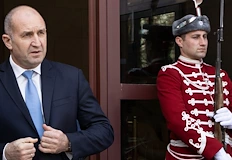 Конституционният съд решава за оставката му от поста на държавен