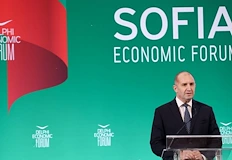 Бившият президент атакува икономическия моделСамо броени дни след като напусна