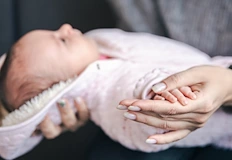 Средната възраст на първо раждане у нас е 26 9