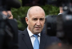 Държавният глава напуска Дондуков 2 за да атакува изпълнителната властПрезидентът