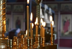 БПЦ въведе двойни етикети за свещите до август 2026 годинаБългарската