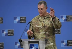 Върховният главнокомандващ на силите в Европа гарантира сигурността на съюзницитеНАТО