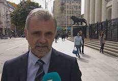 Магистратът е със счупени пръсти и мозъчно сътресение след нападението