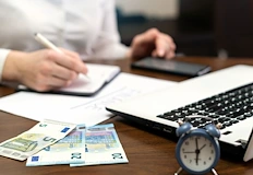 Банките превалутират автоматично левовете в евро при фиксиран курсБългария официално