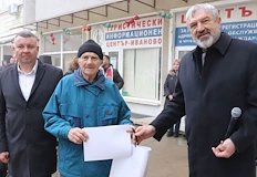 Кметът Георги Миланов и областният управител Драгомир Драганов отличиха местни