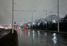 Мократа настилка и липса на видимост създават предпоставки за инцидентиТъмнината