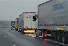 Тежкотоварният трафик превзе и двете платна на магистрала Марица полицията