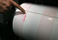 Трусът е регистриран на голяма дълбочина усетен е силно в