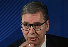 Рафинерията в Панчево се спасява от колапс докато Унгария и