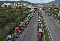 Ултиматум към Мицотакис изтича в сряда спират движението по всички