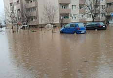 Скъсан мост и 17 села без вода след рекордни валежиОбластният