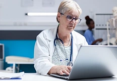 Държавните инспектори влизат в здравните записи на гражданите в реално