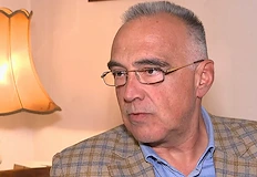 Бившият говорител на кабинета прогнозира хегемония на президента но предупреждава