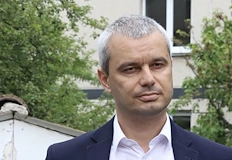 Политикът нарича еврото шиткойн в остра предизборна атакаЛидерът на Възраждане