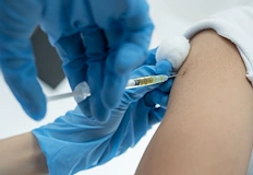 Момичетата до 18 години получават право на имунизация момчетата остават